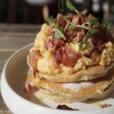 Панкейки с беконом