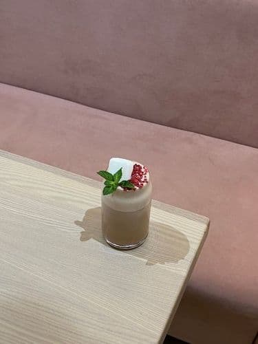 Клубнично-мятный какао (350 мл)