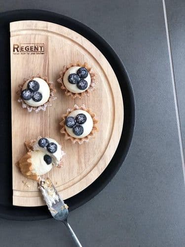 Корзинка миндальная с голубикой