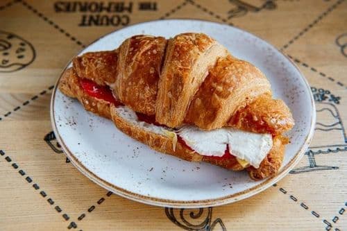 Круассан с курицей