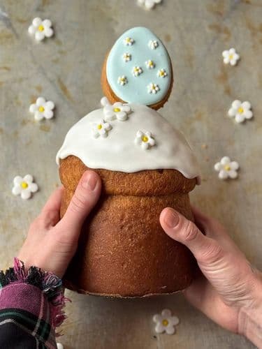 Кулич с цукатами